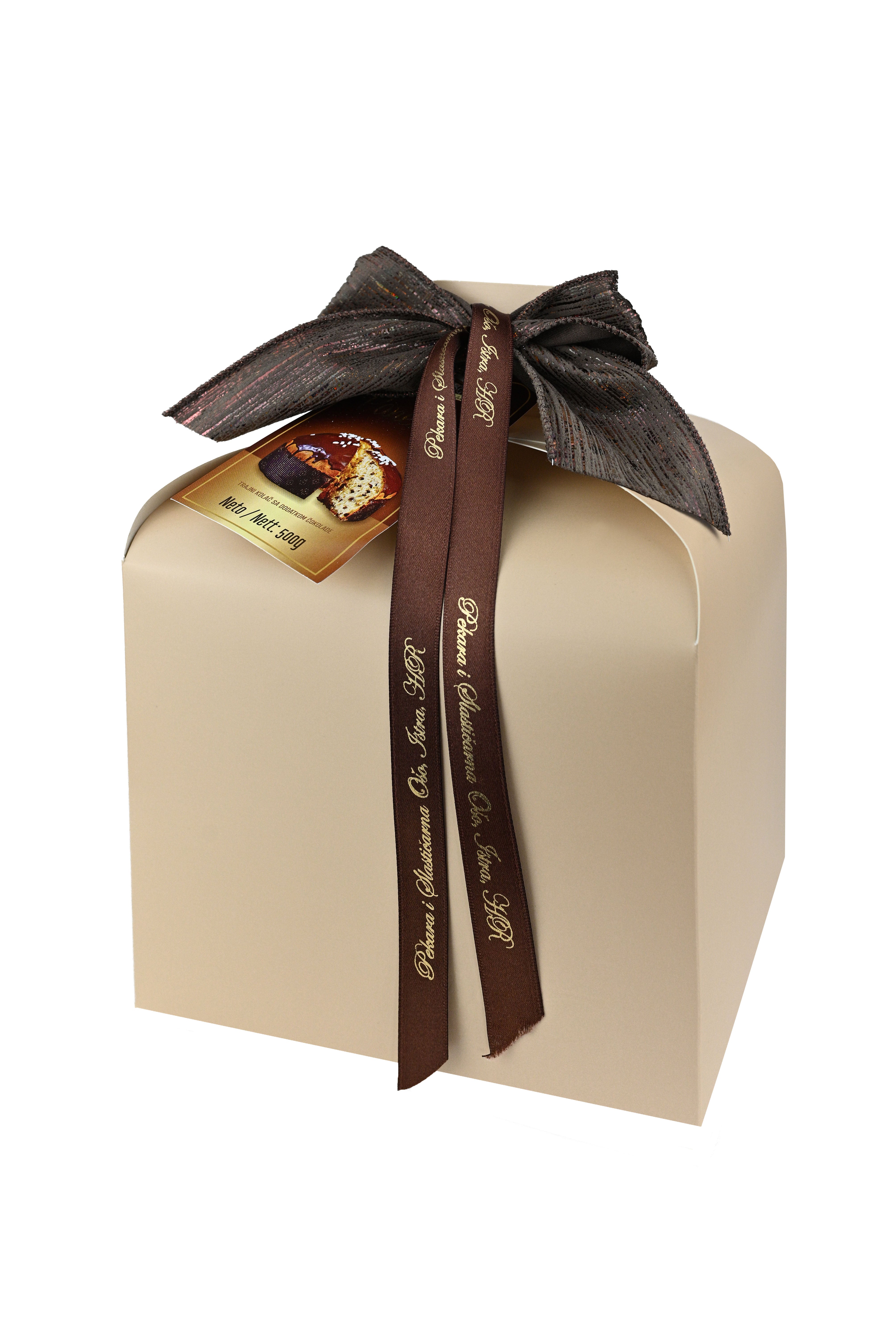 Domaći Panettone od čokolade u ukrasnoj kutiji